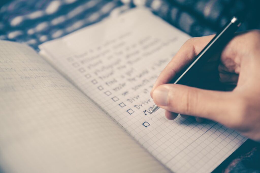 Writing a moving house checklist